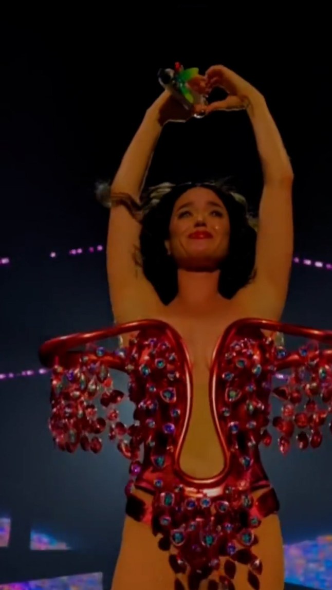 Moment emotional Katy Perry cries onstage amid Orlando Bloom split. Uncleared grabs