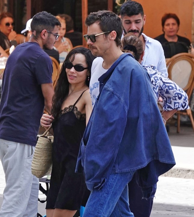 BGUK_3349977 - *PREMIUM-EXCLUSIVE* Rome, ITALY MUST CALL FOR PRICING BEFORE USAGE - STRICTLY NOT AVAILABLE FOR ONLINE USAGE UNTIL 22:30 PM UK TIME ON 13/09/2025 - 'Sign of the Times'?? New Couple Harry Styles and Zoe Kravitz are seen packing on the PDA during a stroll through the eternal city of Rome, Italy. With their blossoming new romance in full swing, the pair were seen walking through the pictureque city entering a few boutique shops spending time together on their Italian getaway. Harry, the 31-year old British Singer and Actor and formerly of One Direction fame literally couldn't take his hands off the 36-year old American actress and singer, placing his hand on Zoe's derriere in true affectionate style! Pictured: Harry Styles - Zoe Kravitz BACKGRID UK 12 SEPTEMBER 2025 UK: +44 208 344 2007 / uksales@backgrid.com USA: +1 310 798 9111 / usasales@backgrid.com *Pictures Containing Children Please Pixelate Face Prior To Publication*