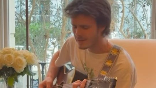 Victoria and Cruz Beckham Duet singing Viva Forever